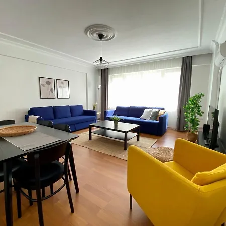 Location 3 Bedroom Flat - No6 *