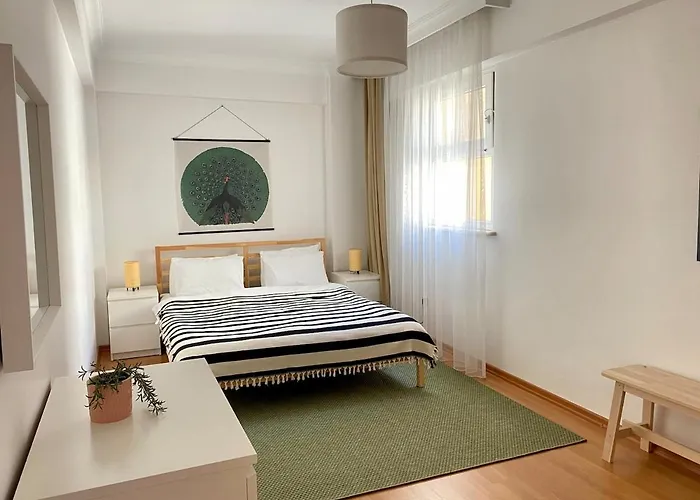 Location 3 Bedroom Flat - No6 公寓 *