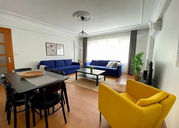 Location 3 Bedroom Flat - No6 *